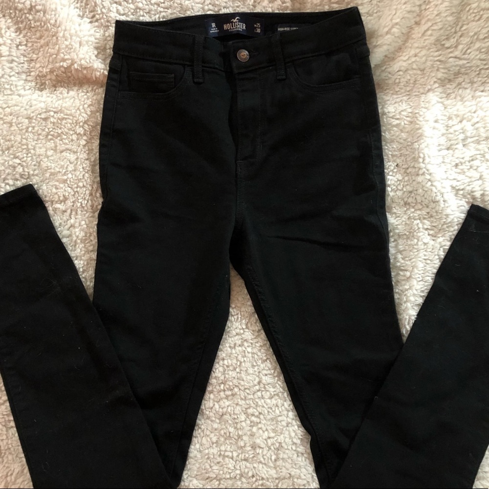 Hollister never worn black high rise jeans!